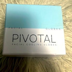 Pivotal facial cooling globes new never used